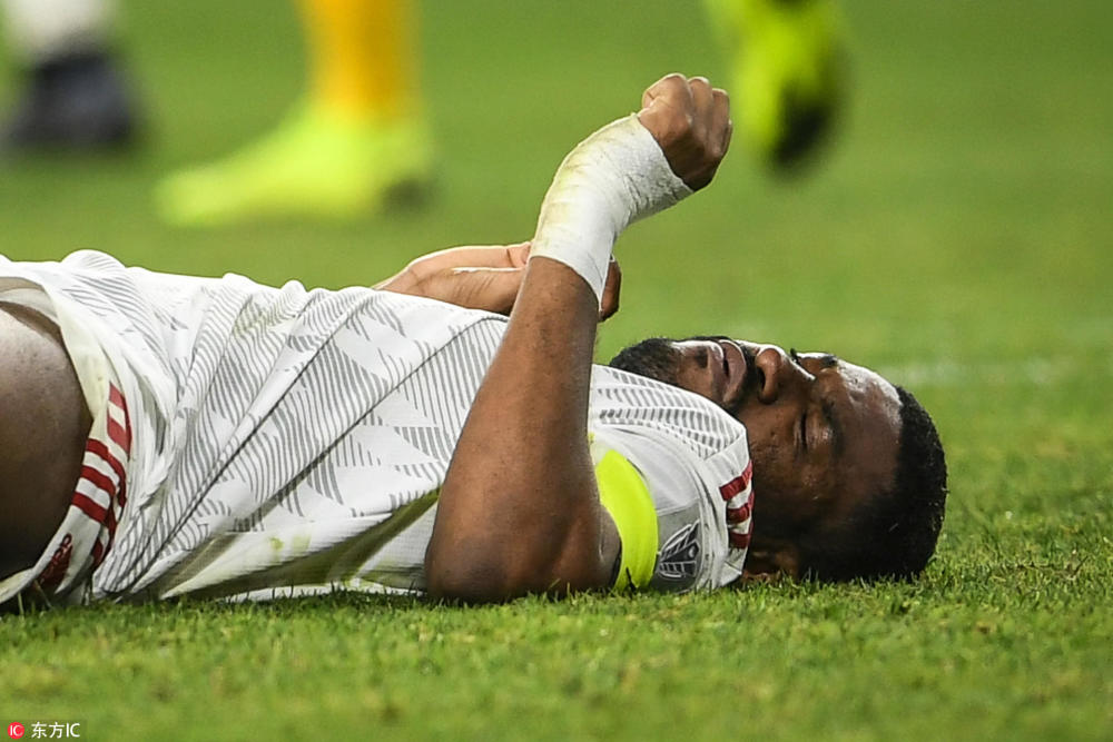 阿联酋女足队长因伤退出亚洲杯比赛视频