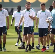 包含亚洲杯角逐激烈备战展开,队员全力冲刺的词条 包含亚洲杯角逐激烈备战展开,队员全力冲刺的词条