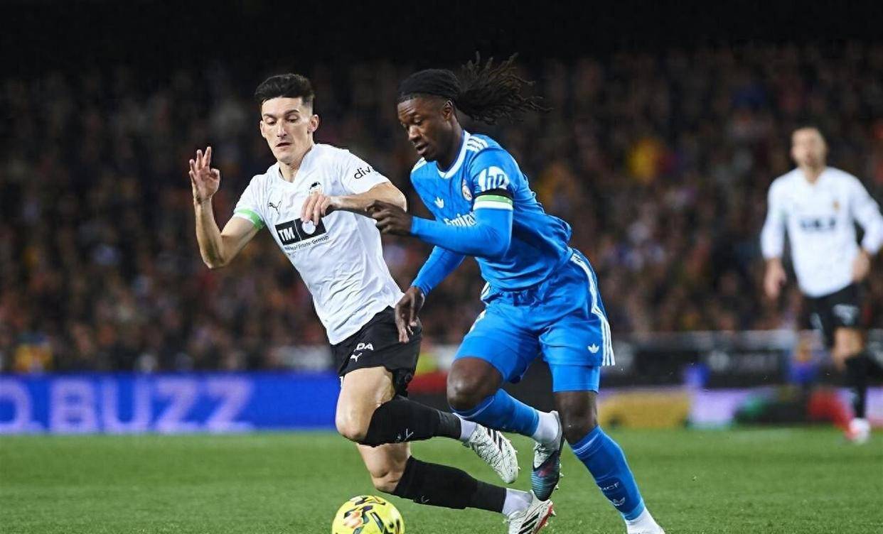 瓦伦西亚主帅首秀失利，球队冲击前列无果的简单介绍