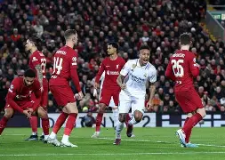 包含利物浦痛失主场五连胜，惨遭曼城大胜的词条