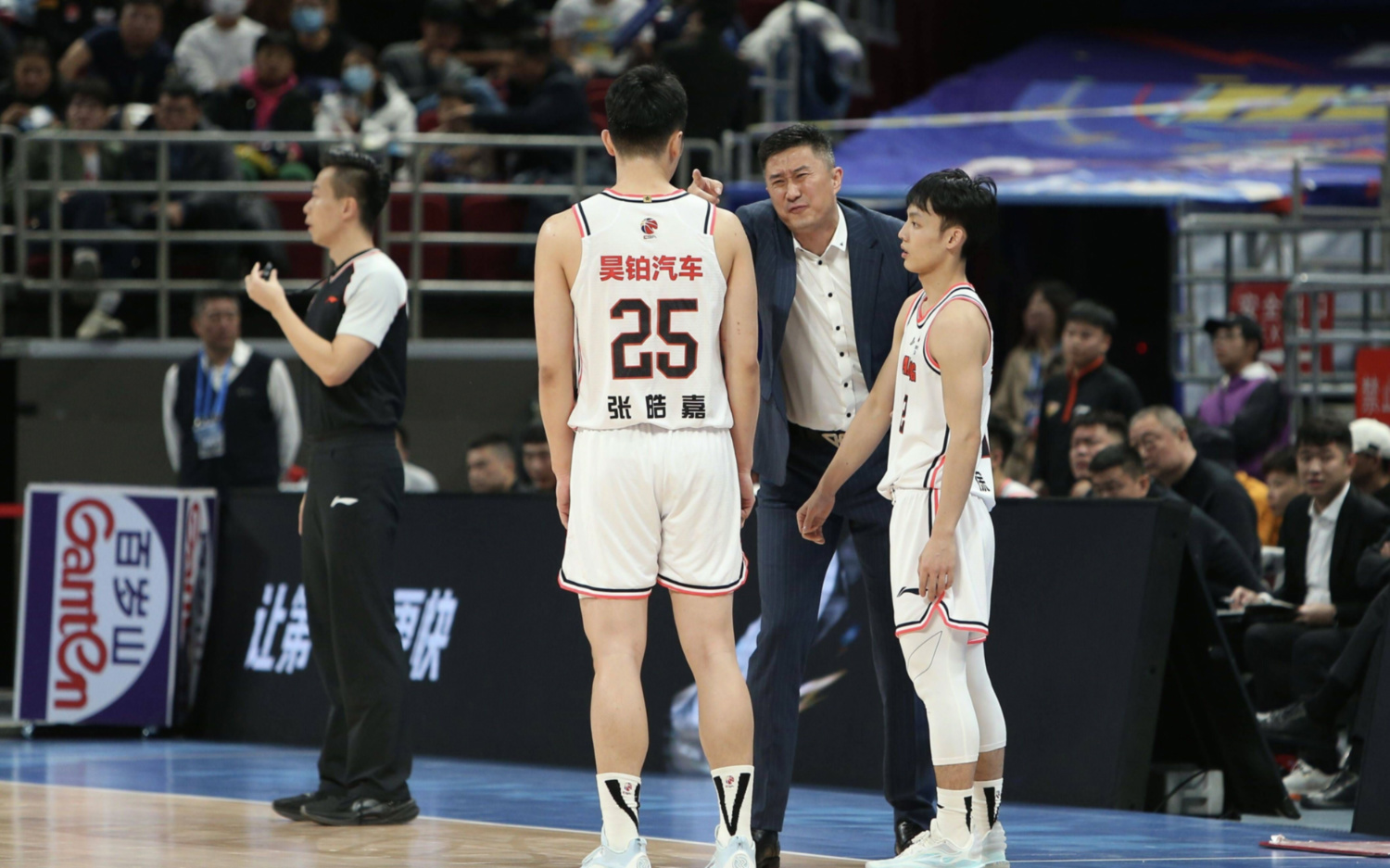 关于广东宏远队备战挑战四川队,誓要力争夺冠的信息 关于广东宏远队备战挑战四川队,誓要力争夺冠的信息